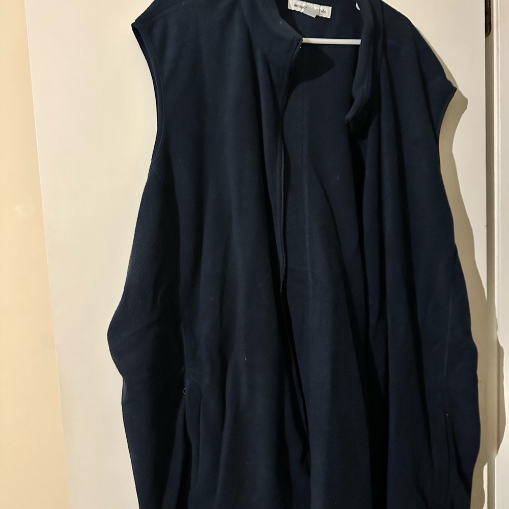Amazon Essentials Dark Blue Fleece Vest